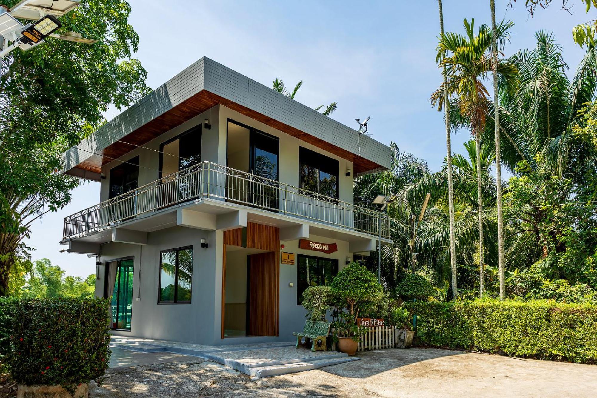 Tempat peranginan Neenlawat Riverside 3*